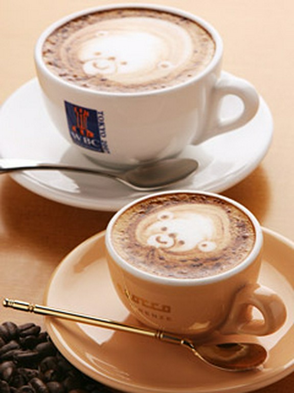 キャー！　カワイイー!!　人気のデザインカプチーノ