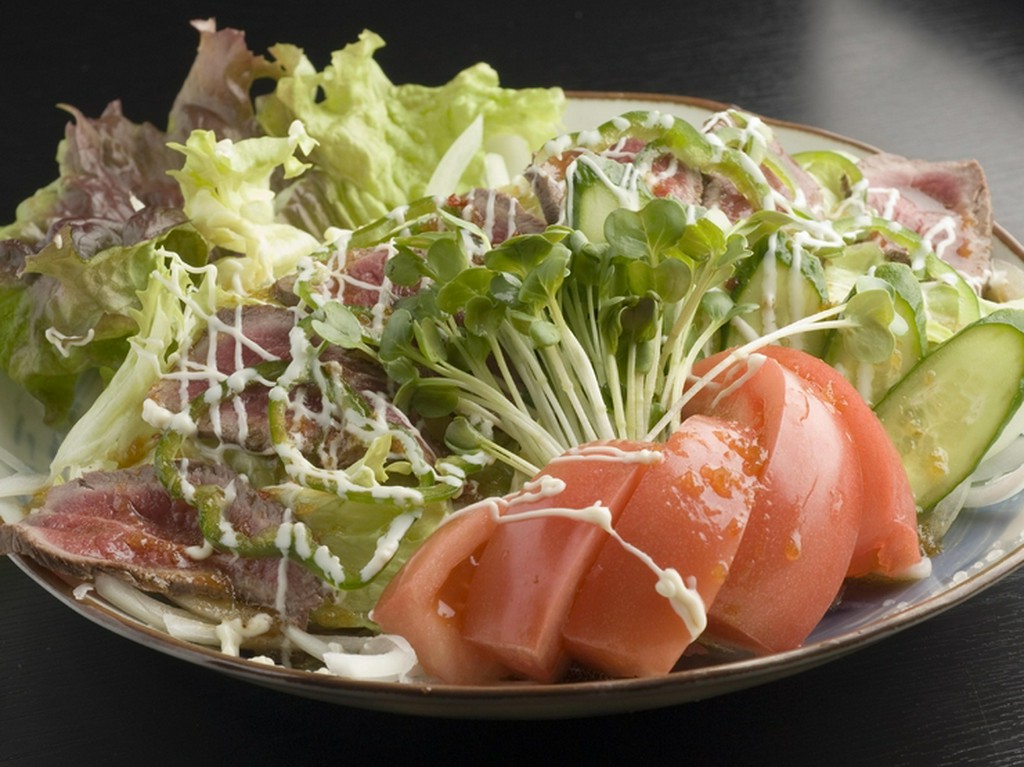 牛タタキサラダ