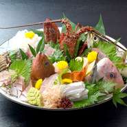 店内の生簀より、ご注文を頂いてから調理致します。