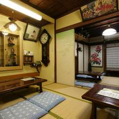 メイン通りから一本入った閑静な裏通りの一軒家