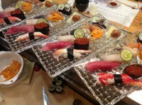 ・つまみ5点
・寿司7~8貫
・お椀


※アレルギーなどはご予約の際にお申し付けください
※コース料理は完食まで約２時間を予定しています
※ご予約は17:30～19:30の各時間で対応させて頂きます