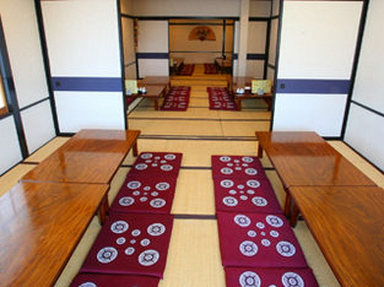 70人収容可能な座敷席。お子様連れも歓迎です。