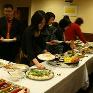 ランチタイムは、１５００円～　　ディナータイムは、２０００円～出来ます
飲み放題もプラス６００円～　　好みに応じて量、質、デザート重視等いろいろご相談下さい。