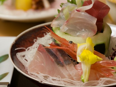 旬の新鮮な食材を活かした料理が堪能できます
