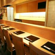 カウンター席ございます。
1名様からお気軽にご利用ください。