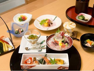 月コース料理（10品）5500円。懐石にオススメです