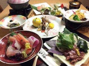 市場内なので鮮度はお墨付き、旬の地魚と地野菜