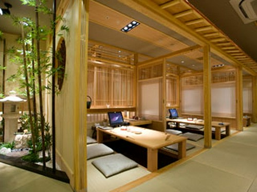 広くゆったり出来るお座敷！　タッチパネルでご注文を!!