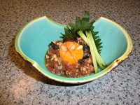 新鮮な さくら肉をつかった美味しいユッケです 味付けには絶対の自信があります!