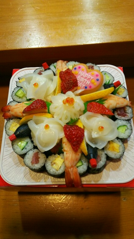 寿司ケーキ　（箱・ろうそく付き）　※前日までの要予約　税込