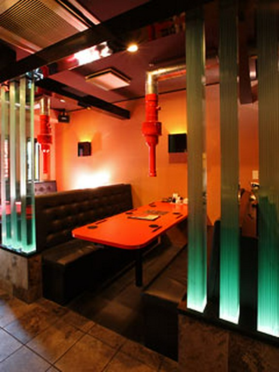 ゆったりとソファー席で田子牛をお楽しみ下さい♪