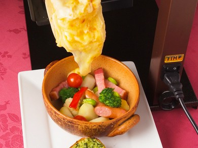 人気のラクレットチーズで女子会はいかがですか？