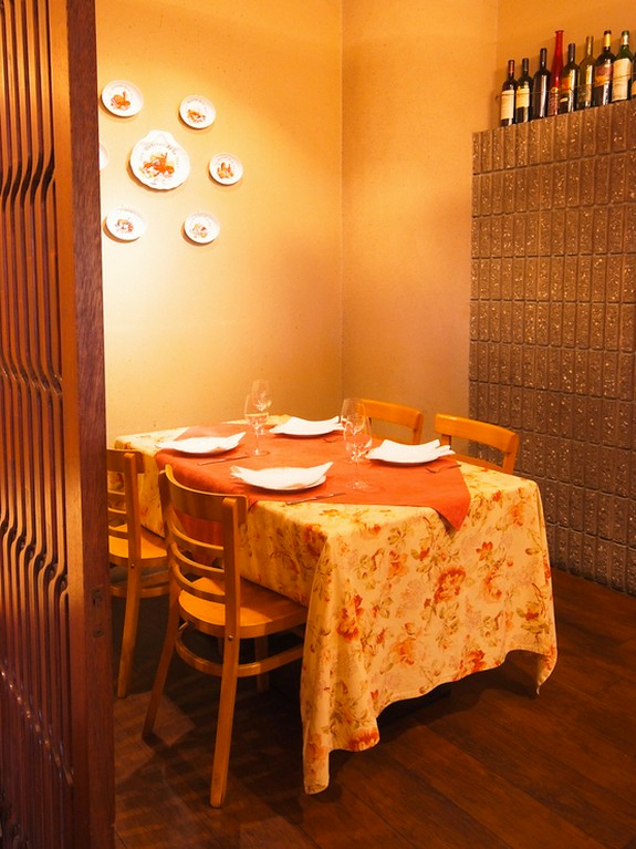 2～6名様までの個室スペース。接待の時に大人気です。