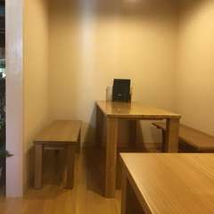 店内は広々とした居心地の良い空間