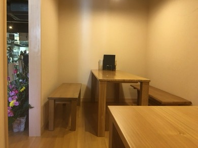 店内は広々とした居心地の良い空間