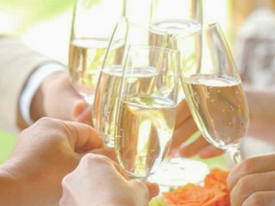 女の子だけで、楽しく飲める!!3300円飲み放題付コース！