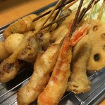 当店の串カツを食べたい方にオススメ！！
自慢の串カツ10本盛りと当店の料理が堪能できるコースです！！