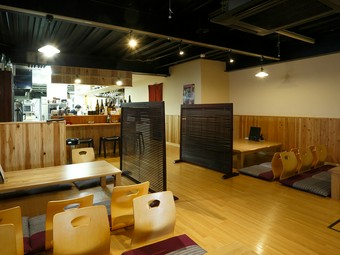 バラエティー豊かな料理を、じっくりと堪能できるくつろぎの空間