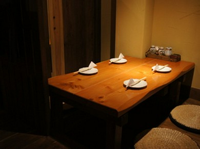 和テイストの落ち着いた個室席