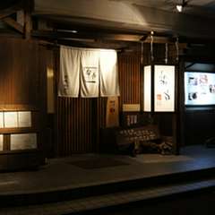 お店の外観は見ていて落ち着く灯りが目印