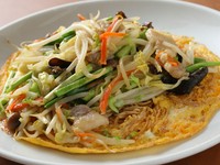 現在、日本で親しまれている「ちゃんぽん」は福清語(中国福建省の地方語)で「ごはんをたべる」という意味が由来になっています。当店が元祖福清ちゃんぽんを復活させ、「チャ~ボン」と名付けました。是非一度!