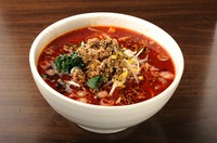 ・親鶏、豚骨、牛骨で5時間以上仕上げた濃厚スープ。
・胡麻をベースで、マーラー風味。
・手間かけた、自家製挽肉。