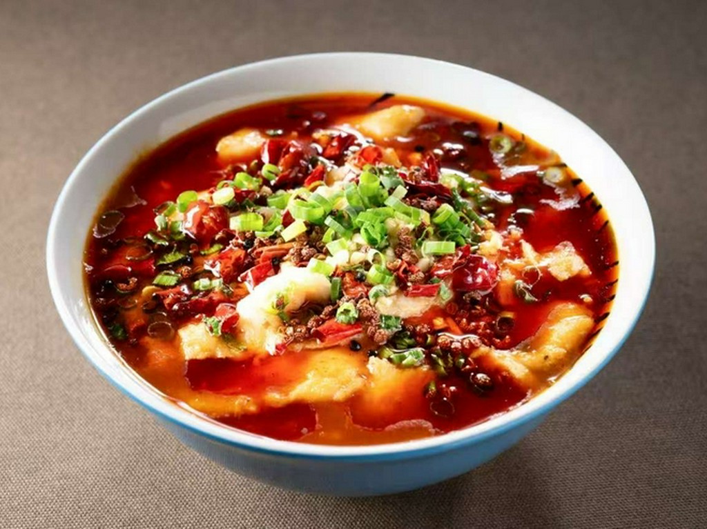 麻辣魚（鱈の薬膳麻辣煮込み激辛）。