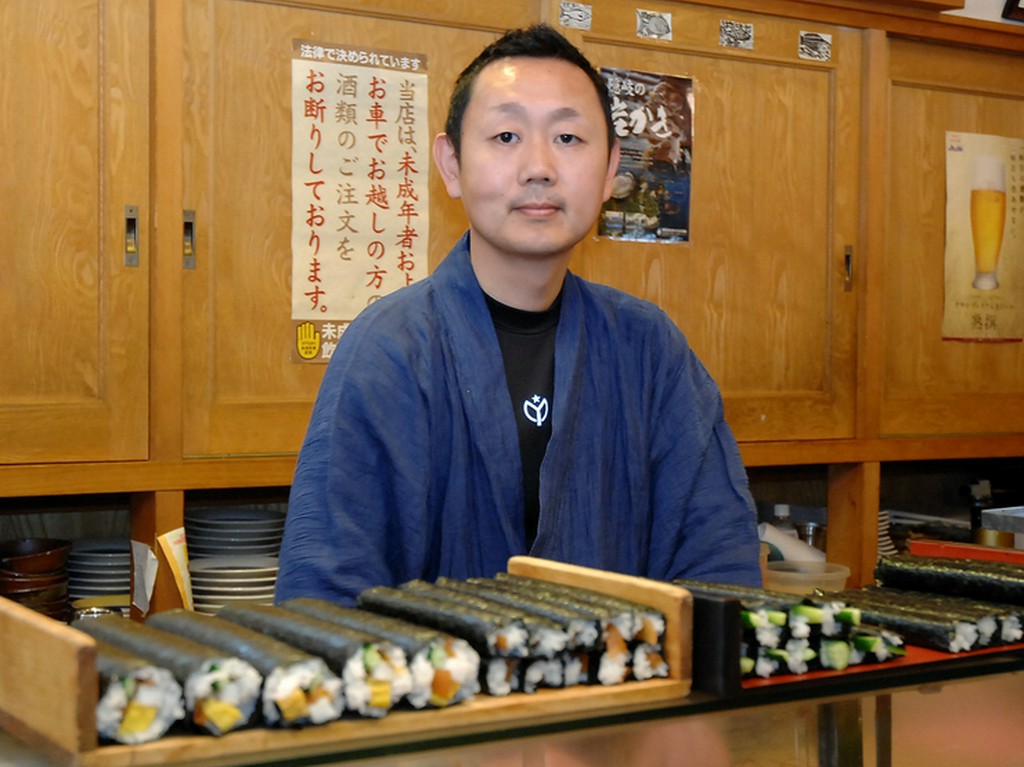 2代目が今日も板場へ立ちます!!　今日は何を握りましょう。。