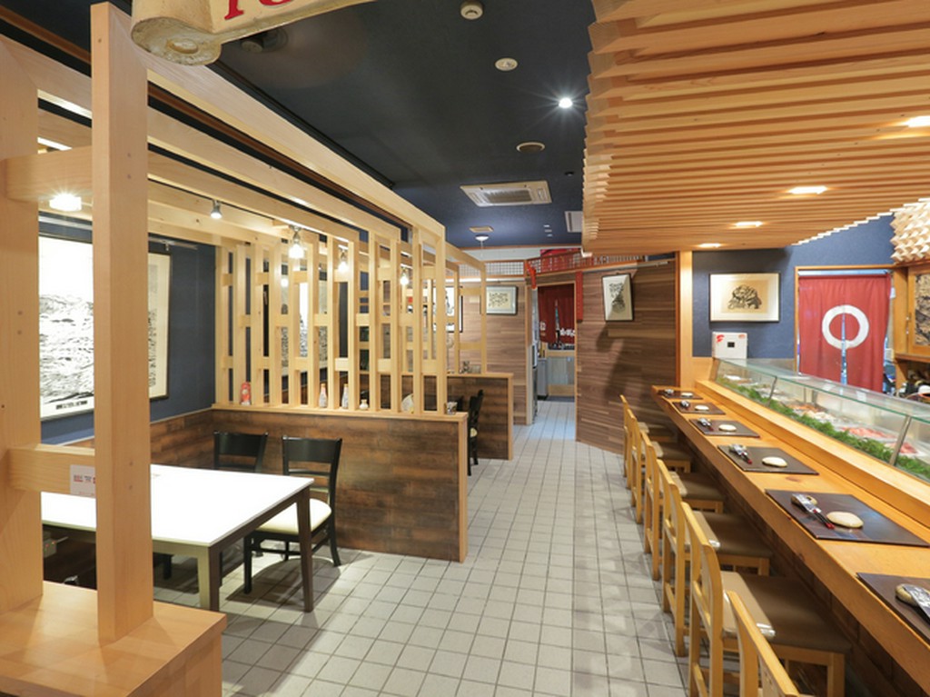 広々とした店内。本日のおすすめは・・・