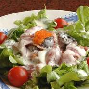 女性に人気のヘルシーサラダ。サラダだって手抜きは許せません!!