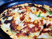 トロ～り半熟玉子の豚キムチ
淡路島チヂミ（淡路のタコ・イカ・玉ねぎ）

※写真は淡路島チヂミ