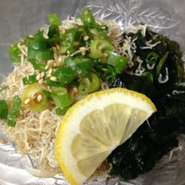 山芋焼き
じゃがバター
もろキュウ
うめキュウ
淡路じゃこのおろしポン酢
なめたけおろし
塩だれきゅうり

※写真は淡路じゃこのおろしポン酢