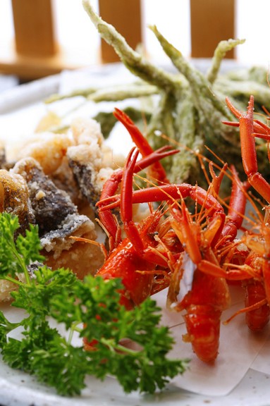 旬の食材に杯が進む酒好きが集う納得の店