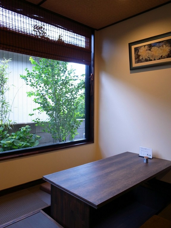 のんびりとくつろげる座敷もあり。