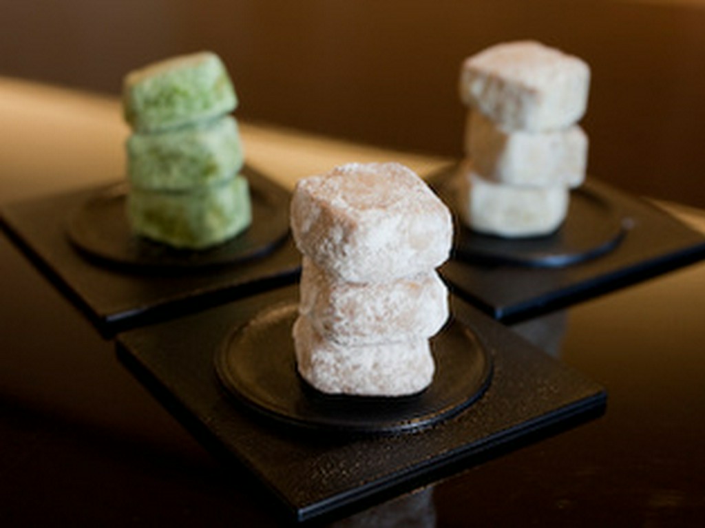 我楽   和三盆・土山茶・塩味