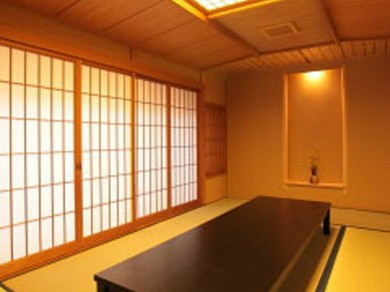 8名まで使用できる個室。繋げることで最大26名でも利用可能