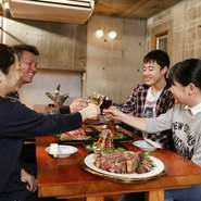 場が一気に華やぐTボーンステーキ！