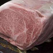ブランド牛　宮崎牛A-5ランクのお肉は、とてもやわらかく、風味がとても良く、牛肉の常識が変わります。A-5ランクのリブロースは、当店では幸庵ロースとしてご提供させて頂いております。
