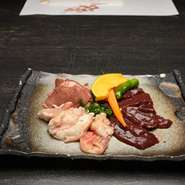 厳選ホルモンも一度ご賞味ください！