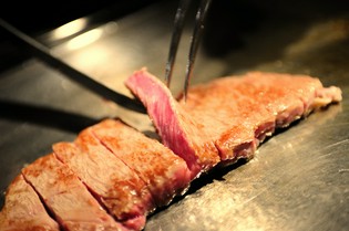 豊かな味わい『サーロイン』『シャトーブリアン』のステーキ