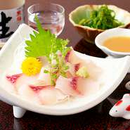 さっぱりとした味わいが涼を呼び込む『鯉あらい』