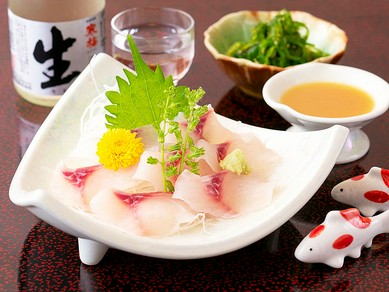 さっぱりとした味わいが涼を呼び込む『鯉あらい』