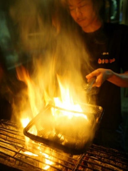 備長炭で焼き上げるこだわりの『とりとん』の味