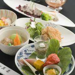 美食を楽しみたいのなら四季折々のコースがオススメ
