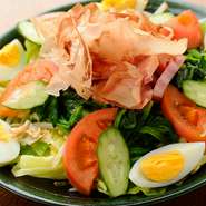 女性にはうれしいお野菜を中心にしたヘルシーメニューが充実しています。アラカルトメニューからチョイスして選べば楽しさ倍増！　女子トークもはずみます。