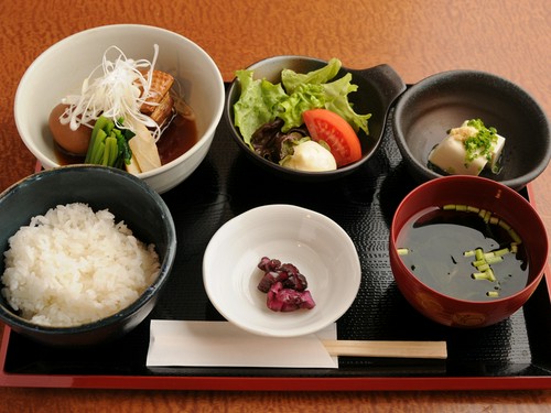 ボリューム感＆リーズナブルな価格が嬉しいランチメニュー