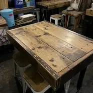 テーブル