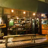 天気の良い日にはオープンエア！そんな開放的な雰囲気でのランチ＆ディナーは最高ですね！