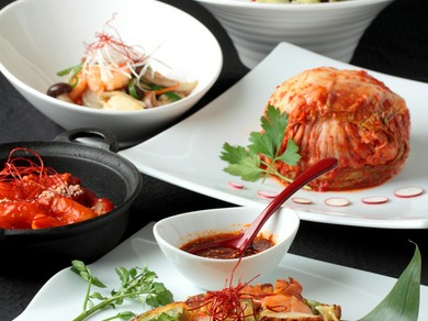 韓国特有の五味五色を取り入れた体に優しいヨンドン自慢の韓国料理コース。女性に大人気です！！