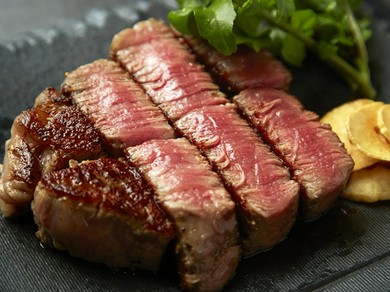 【高級なひととき】個室席で鉄板焼きを優雅に愉しむ大人女子会を